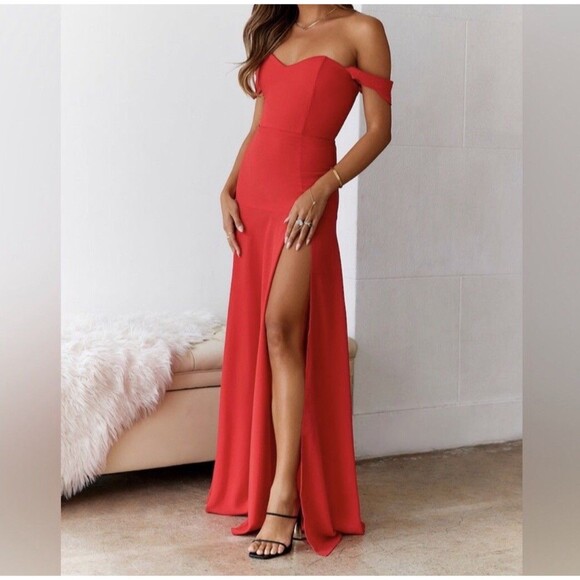 Dear Emilia Blushing Cinderella Hello Molly Maxi Dress Red Small Formal NWT - Picture 1 of 12